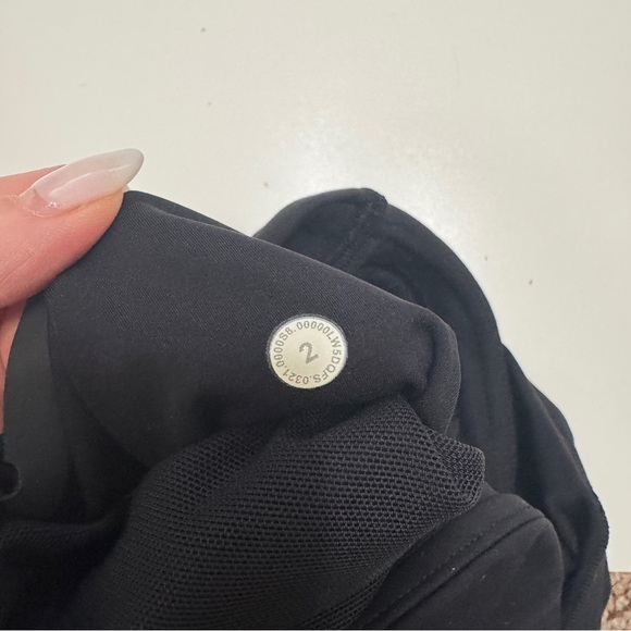 Lululemon black base pace high rise legging 28” size 2 - Picture 6 of 10